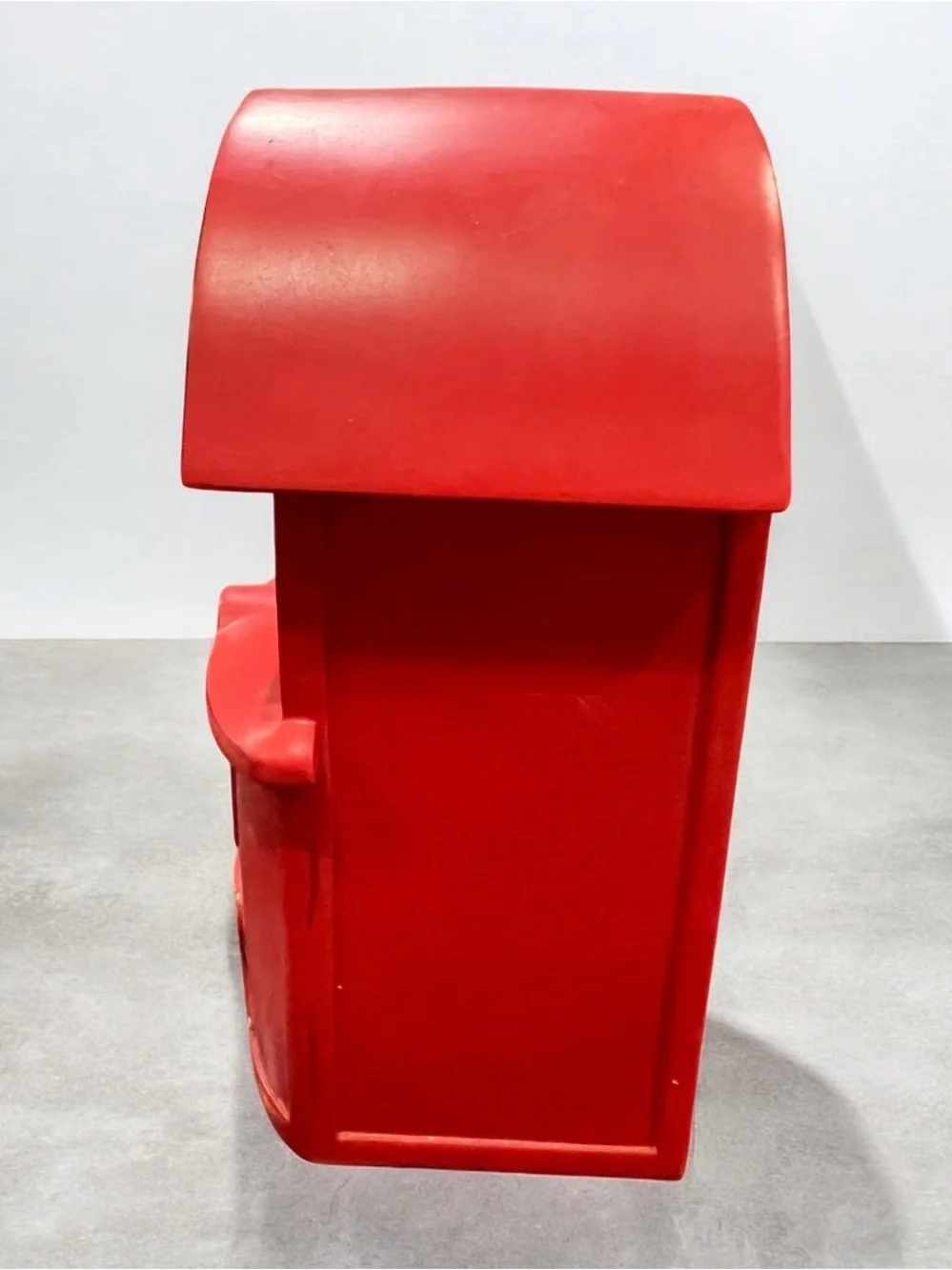 traditional British postbox design D-Letterbox Birdhouse with a gold 